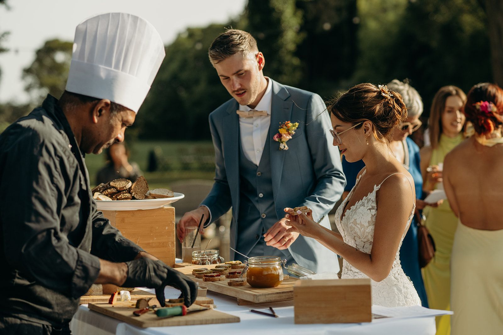 Mariés qui testent l'atelier foie gras du traiteur Maison Nans