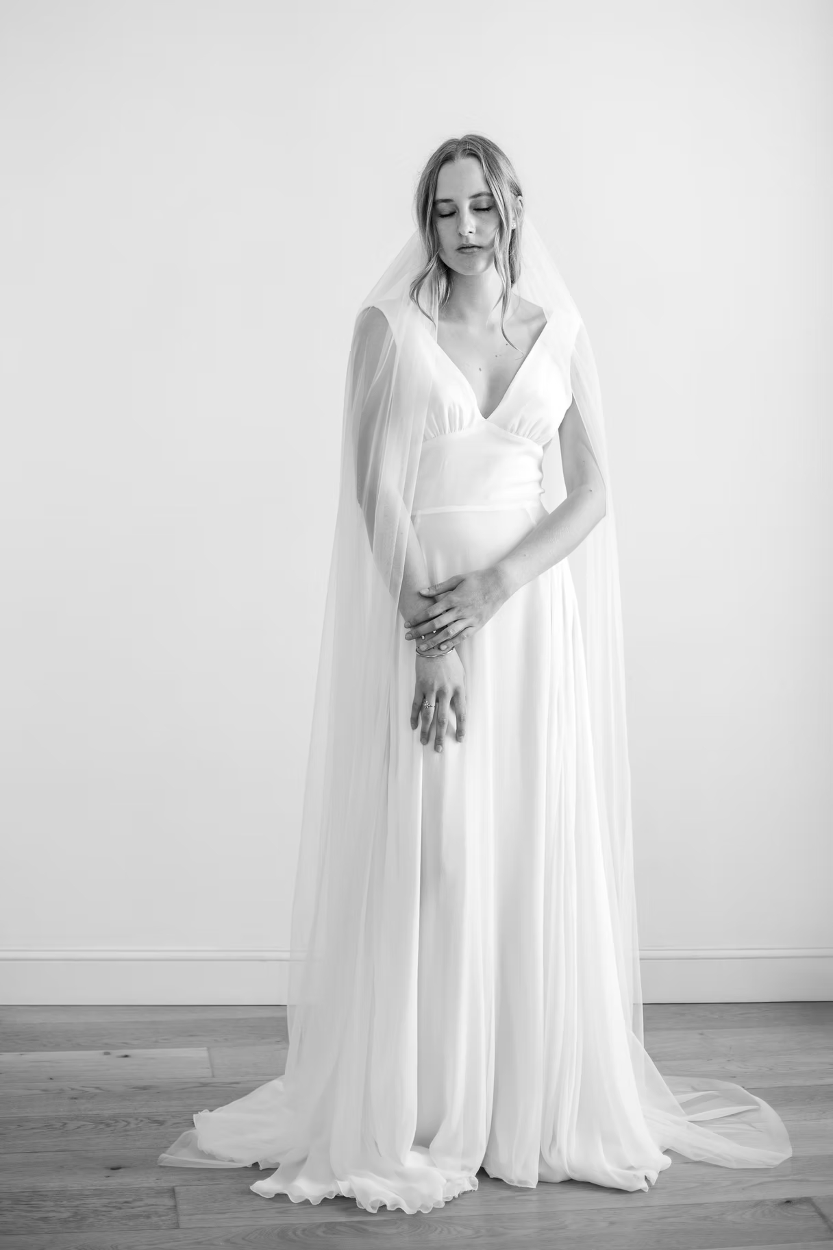 Robe de mariée fluide Atelier Mélody, confectionnée à la main dans l'atelier